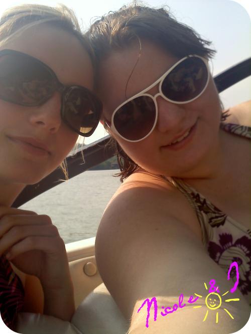 <img500*666:stuff/Bestie_and_I_on_the_boat.jpg>