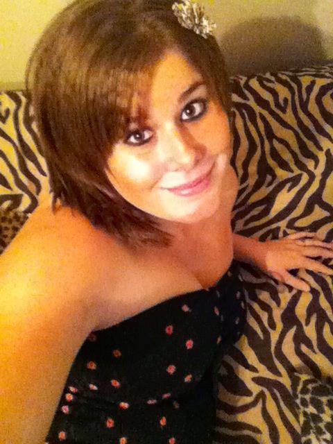 <img0*640:stuff/Brown_eye_girl_with_crimped_hair..jpg>
