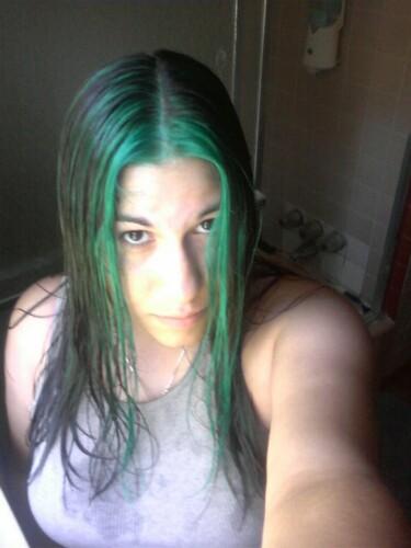 <img0*500:stuff/GREEN_HAIR.jpg>