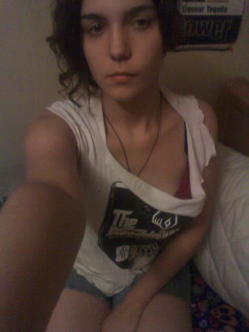 <img500*666:stuff/my_zombified_shirt.jpg>